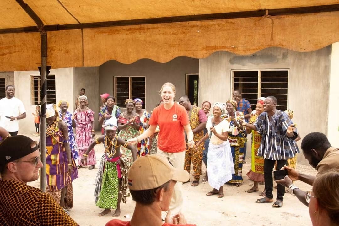 AG Care Ghana volunteers and community members